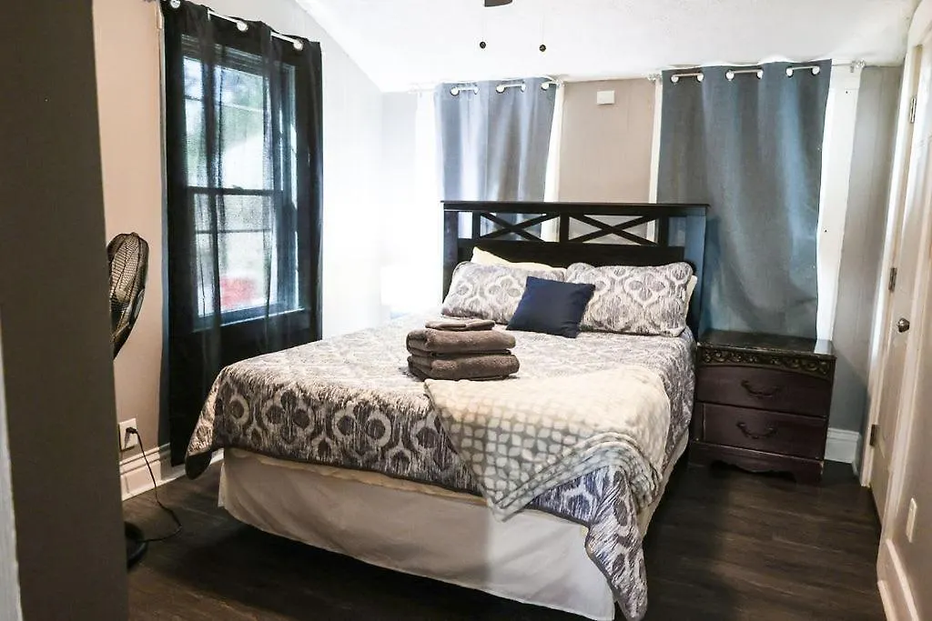 Holiday home Churchill Downs House Minutes From The Track Louisville United States